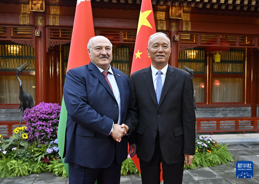 蔡奇会见白俄罗斯总统卢卡申科